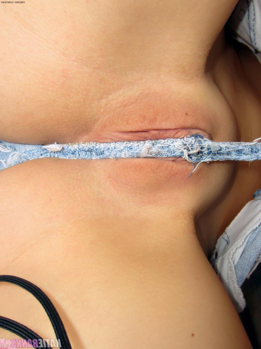 Джессика раздевается для секса 9 фото