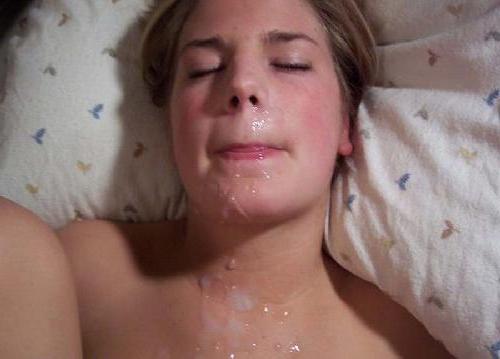 Забрызганная спермой милашка 14 фото