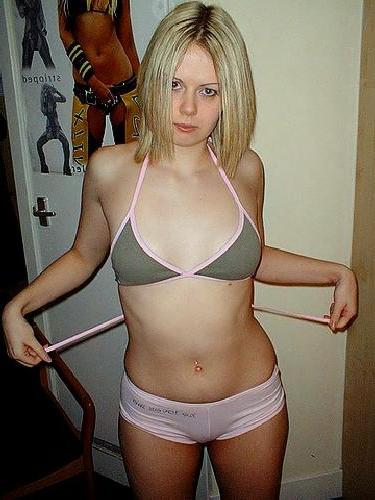 Студентки играют в сексуальные игры 7 фото