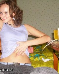 Молодая сучка раздевается для классной дрочки 1 фотография Молодая сучка раздевается для классной дрочки 1 фотография