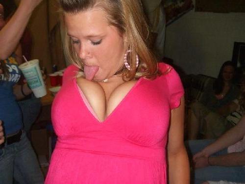 Развратные шлюшки думают только о сексе 4 фото