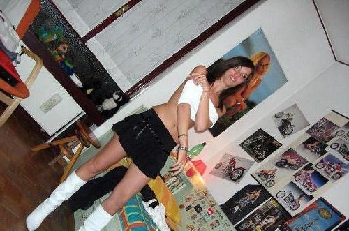 Развратные шлюшки думают только о сексе 5 фото