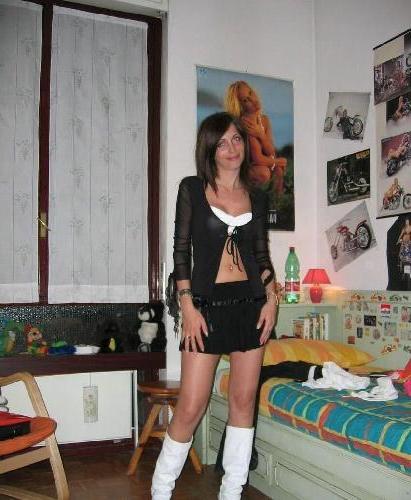 Развратные шлюшки думают только о сексе 11 фото