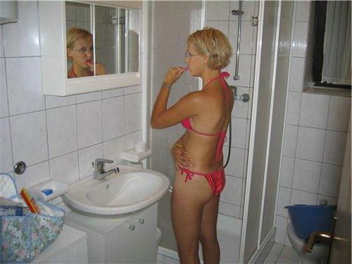 Развратные шлюшки думают только о сексе 10 фото