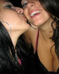 Сучки любят поебаться 2 фотография