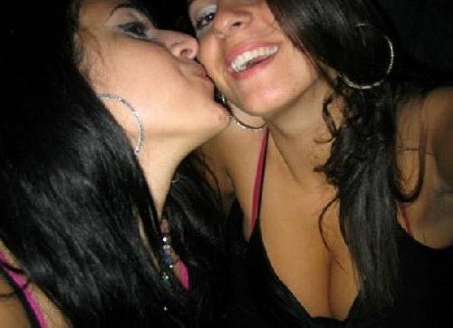 Сучки любят поебаться 2 фото