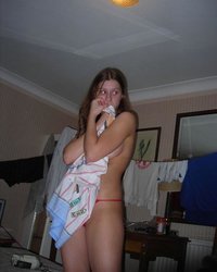 Малая сучка сначала делала стриптиз, а потом отсосала 15 фотография Малая сучка сначала делала стриптиз, а потом отсосала 15 фотография