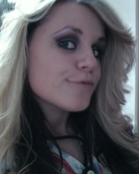 Валя любит показывать сиськи и засовывать в рот самотык 10 фотография