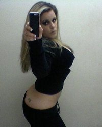 Валя любит показывать сиськи и засовывать в рот самотык 9 фотография