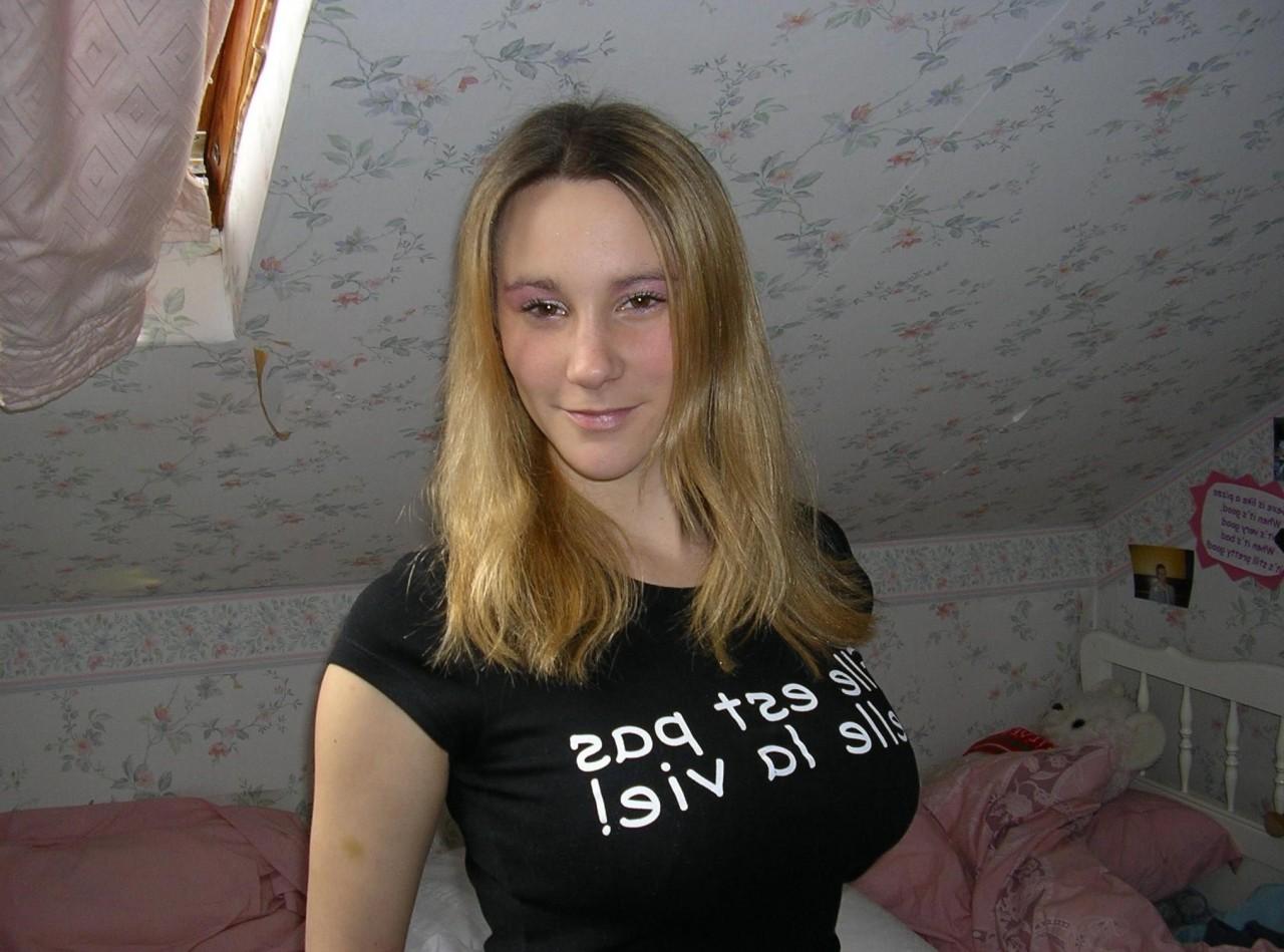 У Анжелы вскрыли компьютер и похитили личные откровенные фото 11 фото