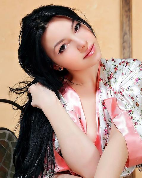 Оголенная баба предпочитает, когда ее имеют в каждую дырку 14 фото