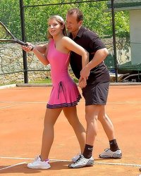Тренер по теннису ебет двух теннисисток 1 фотография Тренер по теннису ебет двух теннисисток 1 фотография