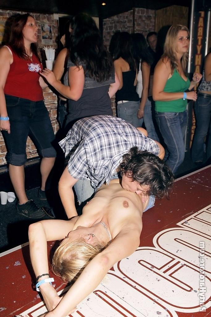 Закрытое party наполнено развратом и трахом 9 фото