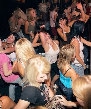 Закрытое party наполнено развратом и трахом