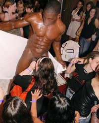 На дискотеке всех понесло на групповой трах 20 фотография