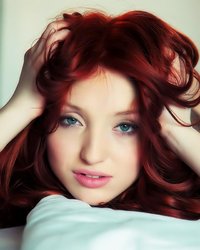 Стройная Red Fox пользуется своими прелестями 8 фотография Стройная Red Fox пользуется своими прелестями 8 фотография