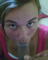 Извращенка девушка смакует член своего однокурсника 8 фотография Извращенка девушка смакует член своего однокурсника 8 фотография