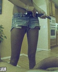 Худенькая Люда разделась и попрыгала на писюне своего парня 2 фотография Худенькая Люда разделась и попрыгала на писюне своего парня 2 фотография