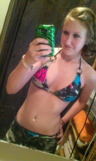 Фотки голой мокрощелки Альки попали в интернет 7 фото