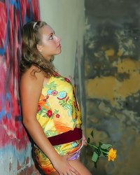 Развратная давалока демонстрирует тело и прелести 7 фотография