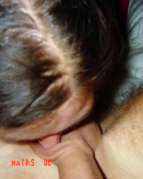 Карина лижет яйца и сосет хуй своего друга 12 фото