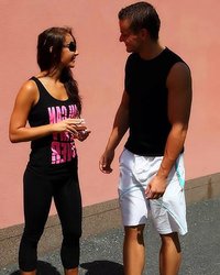 Девушка пришласила парня, чтобы он трахнул ее и кончил на лицо 5 фотография