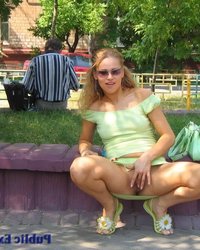 Женя мастурбирует прямо на открытом воздухе 8 фотография Женя мастурбирует прямо на открытом воздухе 8 фотография