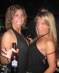 На празднике собрались пьяные студентки 14 фотография