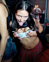 На пьяном празднике начинается сексуальный разврат 4 фотография На пьяном празднике начинается сексуальный разврат 4 фотография