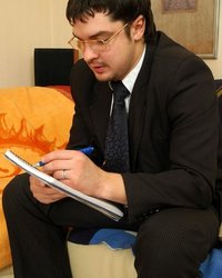 Озабоченный медиум ввел в транс свою пациентку 1 фотография Озабоченный медиум ввел в транс свою пациентку 1 фотография