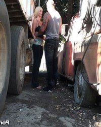 Дальнобойщик снял давалоку на трассе 3 фотография Дальнобойщик снял давалоку на трассе 3 фотография