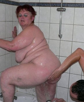 Мужику досталась для секса жирная баба