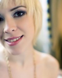 Блонди в латексе раздвигает ноги на кровати 11 фотография Блонди в латексе раздвигает ноги на кровати 11 фотография