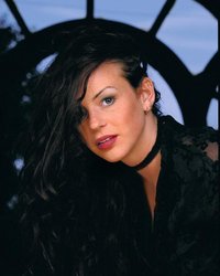 Рыжая давалока впускает в себя любовника 1 фотография