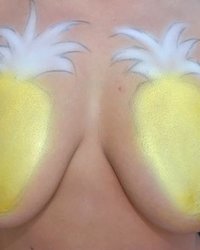 Девки с фруктовыми сиськами 7 фотография Девки с фруктовыми сиськами 7 фотография