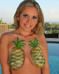 Девки с фруктовыми сиськами 16 фотография Девки с фруктовыми сиськами 16 фотография