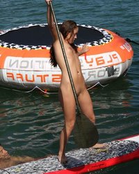 Голые девки на пляжной вечеринке 25 фотография Голые девки на пляжной вечеринке 25 фотография