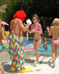 Вечеринка бикини закончилась страстным сексом 3 фотография Вечеринка бикини закончилась страстным сексом 3 фотография