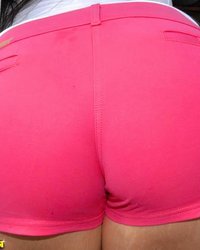 Сучка с отменной задницей 2 фотография Сучка с отменной задницей 2 фотография