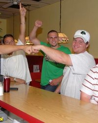 Парни посидели в кафе 11 фотография Парни посидели в кафе 11 фотография