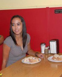 Парни посидели в кафе 8 фотография Парни посидели в кафе 8 фотография