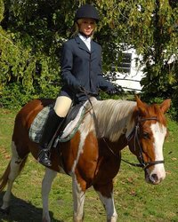 Голые наездницы совратили кучерявого конюха 16 фотография Голые наездницы совратили кучерявого конюха 16 фотография