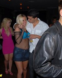 Пьяные девки отрываются на тусе 29 фотография Пьяные девки отрываются на тусе 29 фотография