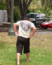 Мажористый мужик снял длинноногую тёлку 3 фотография Мажористый мужик снял длинноногую тёлку 3 фотография