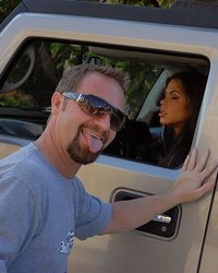 Сиськастая чикса делает массаж 5 фотография Сиськастая чикса делает массаж 5 фотография