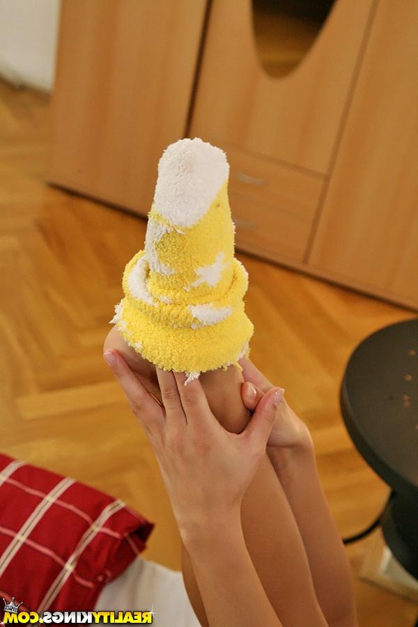 Молоденькая Вика отдалась 10 фото