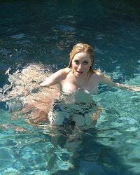 Сексуальная блондинка в чулках 28 фотография Сексуальная блондинка в чулках 28 фотография