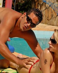 Симпатичная Джулия в бикини 13 фотография Симпатичная Джулия в бикини 13 фотография