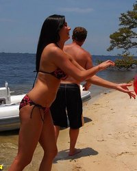 Шейла захотела прокатится на яхте 3 фотография Шейла захотела прокатится на яхте 3 фотография