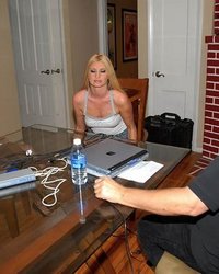 Парень решил снять тёлок 8 фотография Парень решил снять тёлок 8 фотография